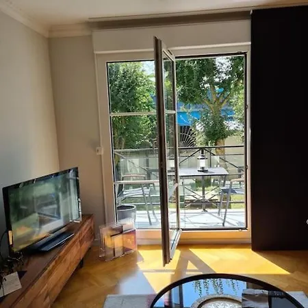 Bel Dans Parc Arboré,200m Du Métro,parking. Appartement *