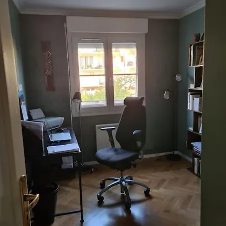 Appartement Bel Dans Parc Arboré,200m Du Métro,parking. *