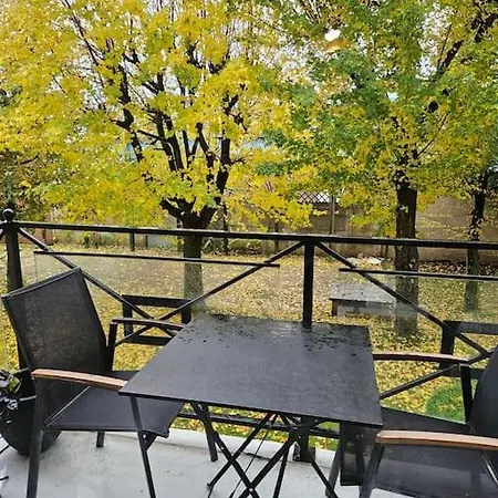 Bel Dans Parc Arboré,200m Du Métro,parking. Appartement *